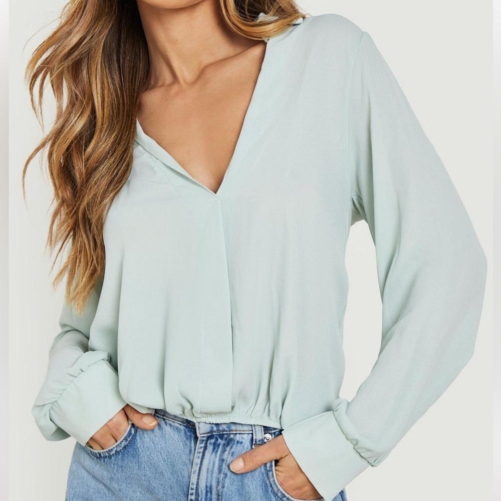 Boohoo TALL Volume Sleeve Relaxed Fit Blouse - Picture 2 of 6